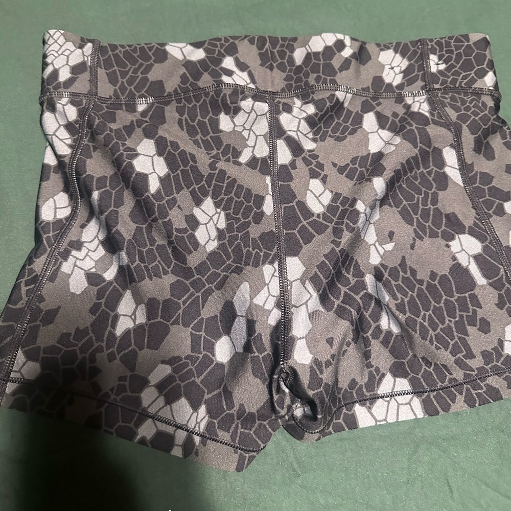 Under Armour Heat Gear Midrise Biker Shorts